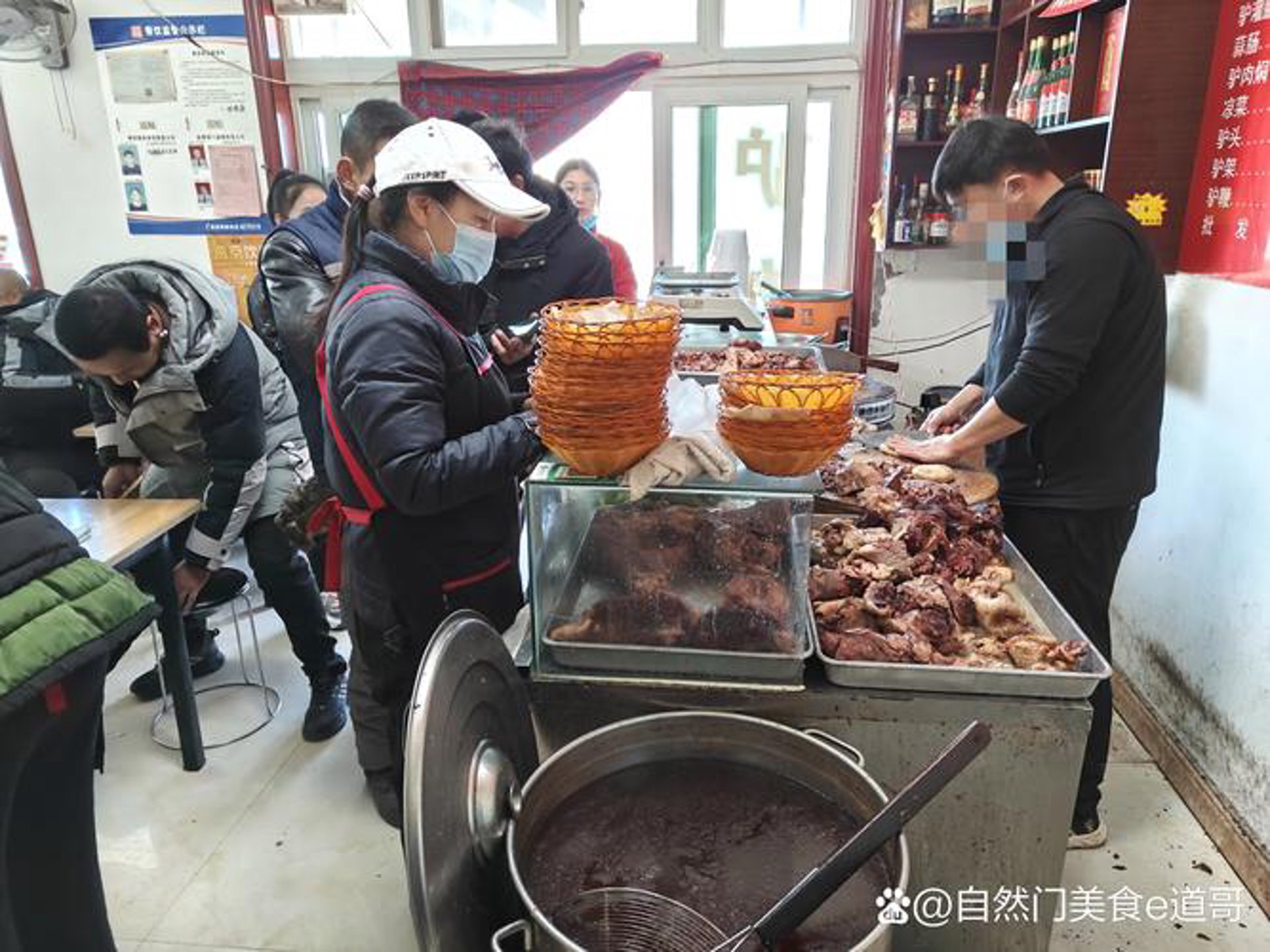 品味美食文化 —— 不可错过的保定驴肉火烧